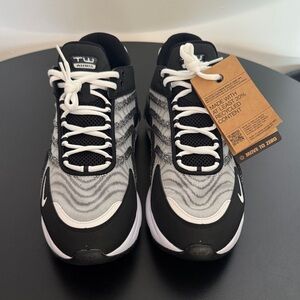 Nike Air Max Black and Gray Men's Sneakers size 12